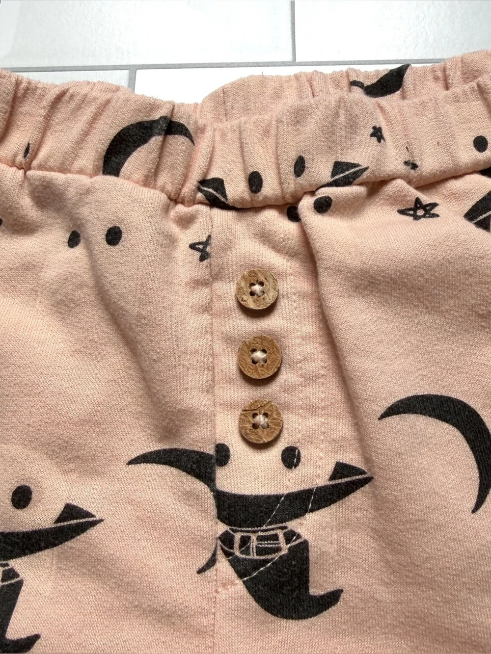 24M🐈‍⬛🪄 Jessica Simpson Magic Cat Neutral Halloween Print Sweatshirt Jogger Pant